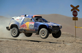 ダカールラリー2010（%%Dakar Rally 2010%%）第7ステージ（イキケからアントファガスタ、競技区間600キロメートル（総距離641キロメートル））。5時間41分29秒を記録し、四輪部門でステージ優勝したフォルクスワーゲン（%%Volkswagen%%）のナサール・サレー・アルアティヤ（%%Nasser Saleh al-Attiyah%%）。（2010年1月8日撮影）(c)AFP/GABRIEL BOUYS