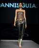 チュニジアの首都チュニス（Tunis）で発表された「Ioannis Guia」09/10年秋冬メンズ・コレクション（2009年4月10日撮影）。(c)AFP/FETHI BELAID
