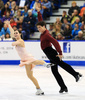 13-14フィギュアスケートグランプリGPシリーズ第2戦、スケート・カナダ（2013 Skate Canada International）アイスダンス・フリーダンス（FD）。演技に臨むカナダのテッサ・ヴァーチュー（Tessa Virtue）/スコット・モイア（Scott Moir）組（2013年10月26日撮影）。(c)AFP/Getty Images/Dave Sandford