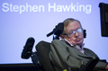 英ロンドン（London）で行われた記者会見に臨む英理論物理学者のスティーブン・ホーキング（Stephen Hawking）博士（2014年12月2日撮影）。(c)AFP/JUSTIN TALLIS