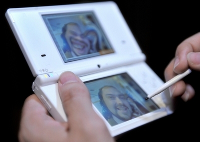 ニンテンドーDSiに、フェースブックへのアップロード機能