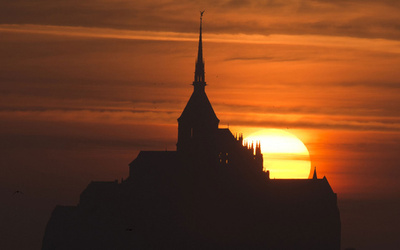 ちょこっと旅気分、世界遺産モン・サンミシェルに沈む荘厳な夕日