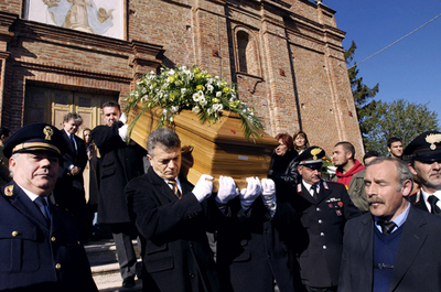 リードホルム氏の葬儀ミサが執り行われる