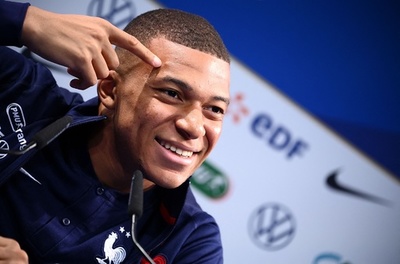 エムバペ、ジルーからの批判の「影響」認めるも切り替え望む