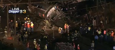 米フィラデルフィア近郊で列車脱線、5人死亡 数十人負傷