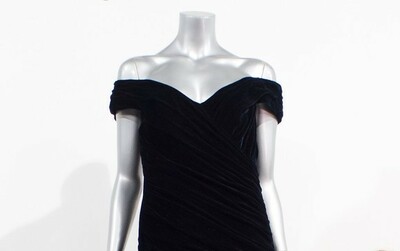 故ダイアナ元妃がトラボルタと踊った際のドレス、競売出品も最落価格届かず