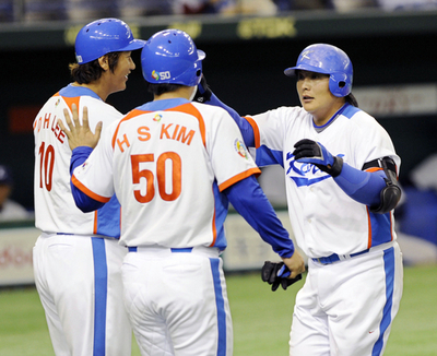 韓国 WBC強化試合で西武に勝利