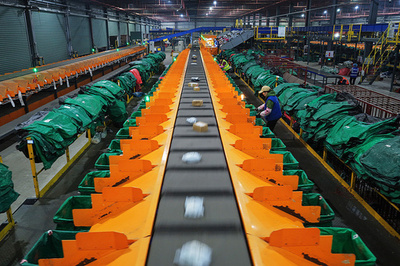 中国 1人当たりの年間宅配便利用量が141件に