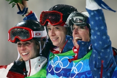 カーニーが女子モーグル制す 上村は4位、バンクーバー冬季五輪