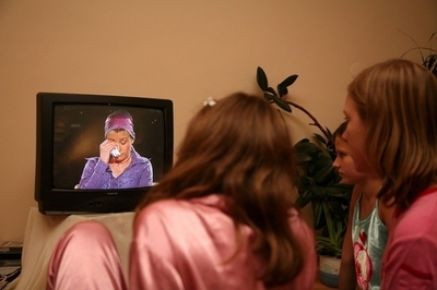 テレビの見過ぎで子どもの心疾患リスクが増加、豪研究