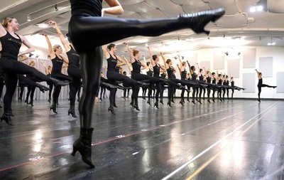 【今日の1枚】笑顔絶やさず脚高く 米ニューヨーク