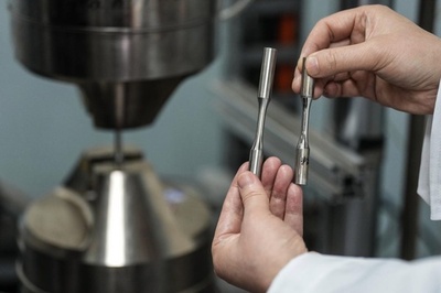 中国の科学者 金属の安定性での「不可能な三角形」の難題を解決