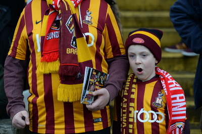 イングランド3部で会場にドローン、試合が一時中断