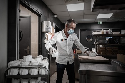 封鎖下の食生活に彩りを 仏著名シェフらが料理配達やレシピ公開