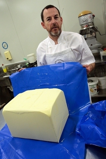 バター価格高騰で倉庫に鍵、オーストラリア