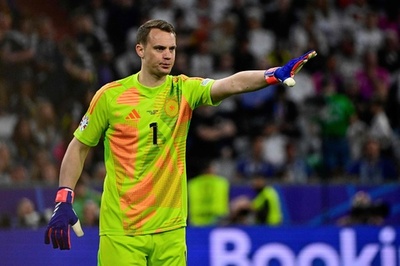 守護神ノイアー ドイツ代表での将来はEURO後に決断