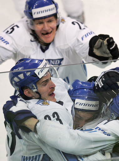 ＜アイスホッケー 世界選手権大会2007＞フィンランド OTの末ロシアを降し決勝進出 - ロシア