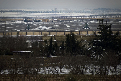 シリア反体制派、北部要衝の空軍基地を掌握