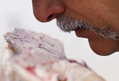 調香師の「飛びぬけた嗅覚」は訓練の賜物、仏研究