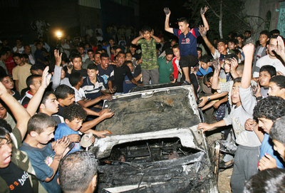 イスラエル軍、自治政府首相の自宅付近を再び空爆