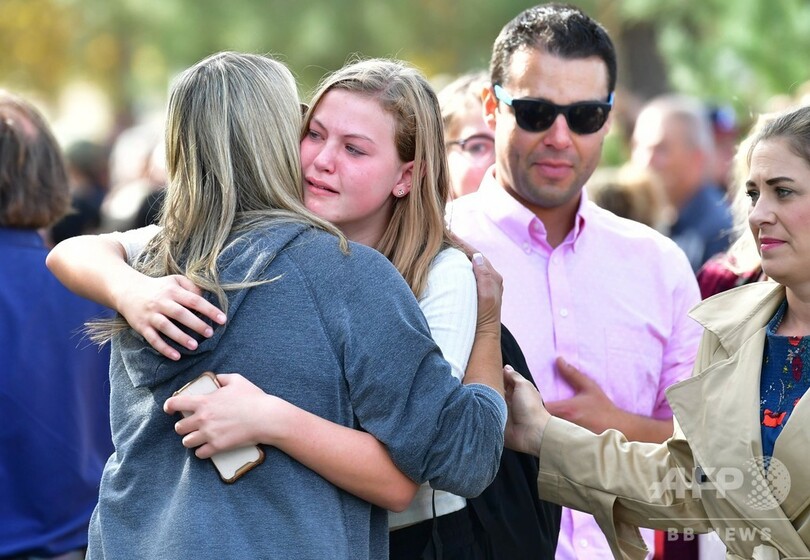 ロス近郊の高校で銃撃、2人死亡 容疑者の生徒拘束