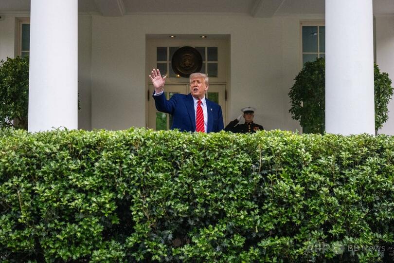 トランプ氏、不法移民の自主退去プログラム開始 「侵略」終わらせる
