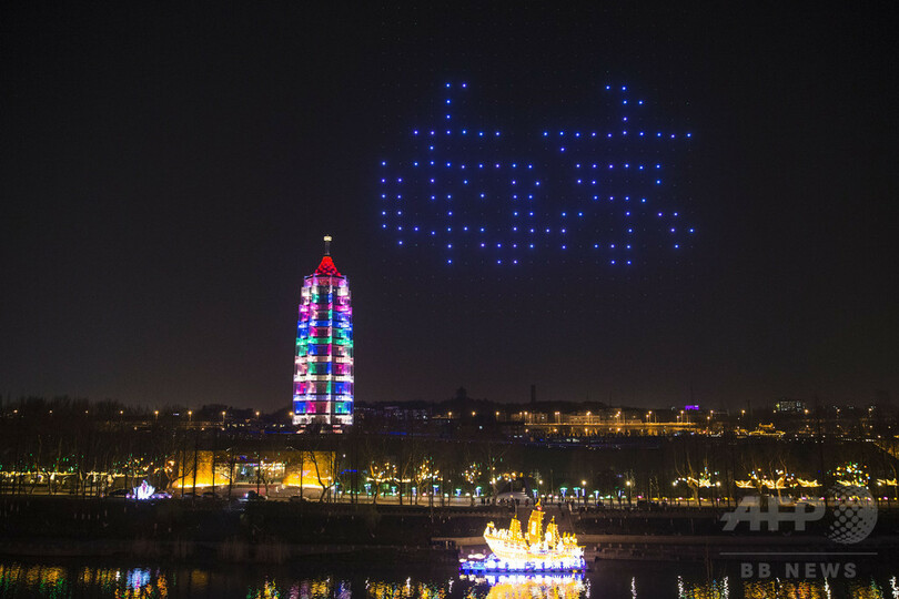ドローンの隊列、夜空で「演技」 南京