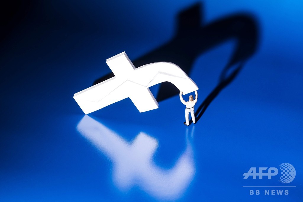 フェイスブック、全世界でアクセス障害 原因に言及せず フェイスブック、全世界でアクセス障害 原因に言及せず