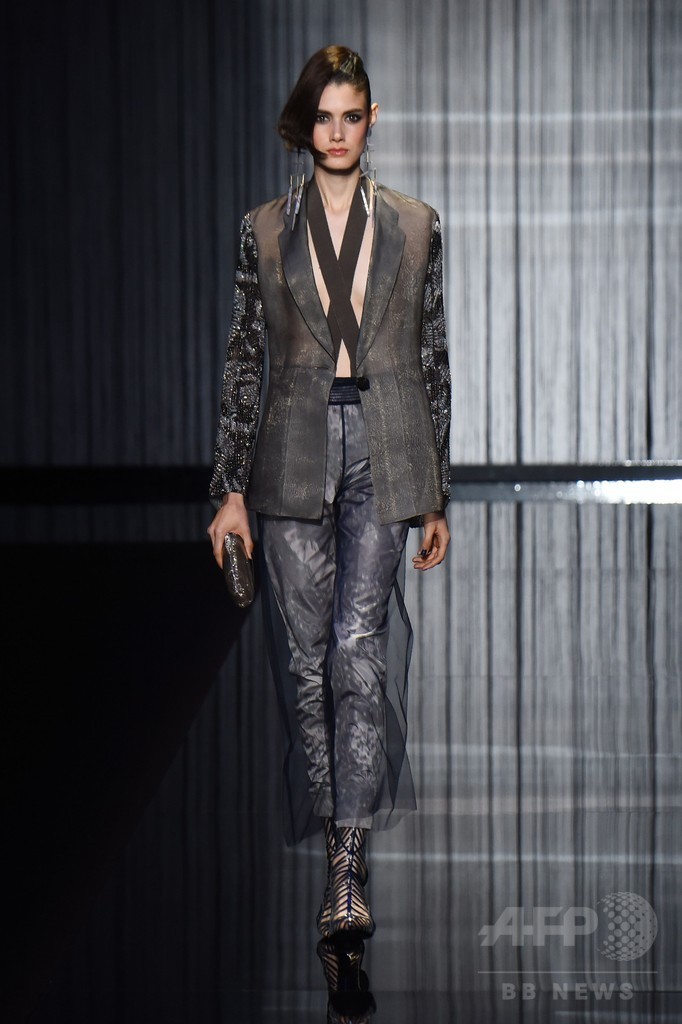 「ジョルジオ アルマーニ」17年春夏