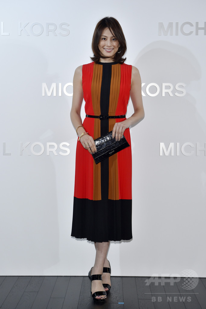 「マイケル・コース」銀座店、ダコダ・ジョンソンや米倉涼子らがお祝い