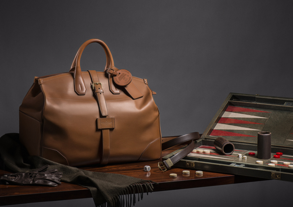 「ダンヒル」ホリデーギフティングキャンペーン、フィルムを公開