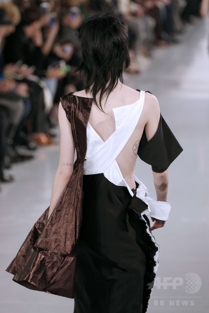 「メゾン マルジェラ」16年春夏オートクチュール
