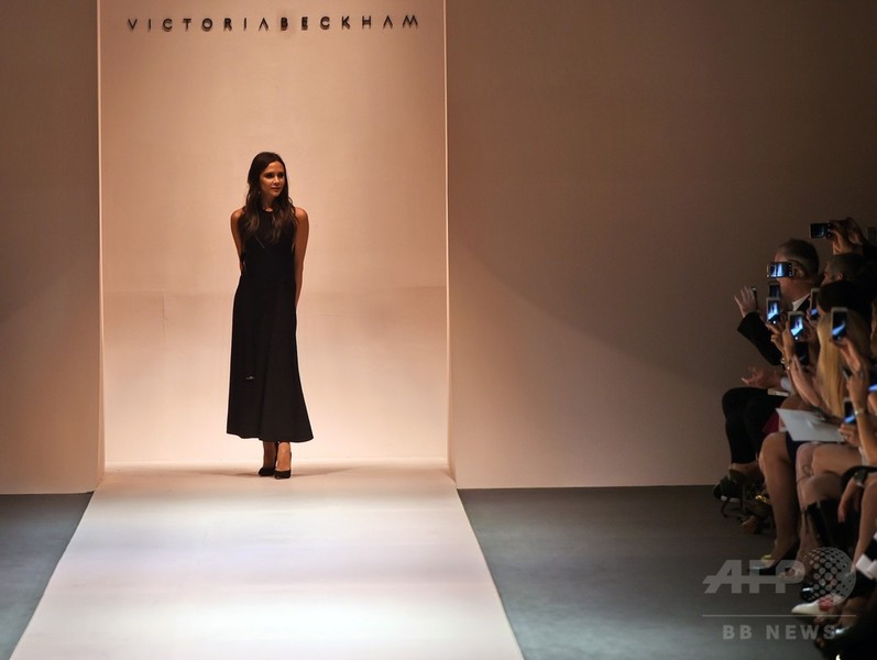 ヴィクトリア・ベッカム、ファッションウィークのフィナーレ飾る