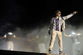カナダ人アイドル、ジャスティン・ビーバー（Justin Bieber、17）が19日、ベネズエラの首都カラカス（Caracas）で初のコンサートを行い、南米ツアーを締めくくった。写真は、パフォーマンスを披露するビーバー（2011年10月19日撮影）。(c)AFP/Leo RAMIREZ