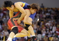 レスリング・女子フリースタイル55キロ級決勝で許莉と対戦する吉田沙保里。（2008年8月16日撮影）(c)AFP/TOSHIFUMI KITAMURA