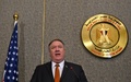 エジプト・カイロで、同国のサメハ・ハッサン・シュクリ外相と共同記者会見を行うマイク・ポンペオ米国務長官（2019年1月10日撮影）。(c)ANDREW CABALLERO-REYNOLDS / POOL / AFP