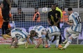 サッカー国際親善試合、アルゼンチン対キュラソー。FKに臨むアルゼンチンのリオネル・メッシ（右手前、2023年3月28日撮影）。(c)JUAN MABROMATA/ AFP