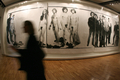 2008年2月13日、伊ミラノのフォルマ国際写真センターで開かれる「リチャード・アヴェドン」展の様子。(c)AFP/GIUSEPPE CACACE
