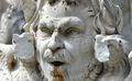 イタリア・ローマ（Rome）の観光名所ナボーナ広場（Piazza Navona）で、何者かに一部が破壊された「ムーア人の噴水（Fontaine du Maure）」（2011年9月3日撮影）。(c)AFP/ANDREAS SOLARO