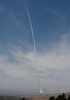 米カリフォルニア州にあるバンデンバーグ空軍基地から発射された地上配備型迎撃ミサイル（2017年5月30日撮影）。(c)AFP/Gene Blevins