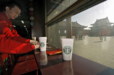 北京・故宮のスタバ跡地に国営「紫禁城カフェ」オープン