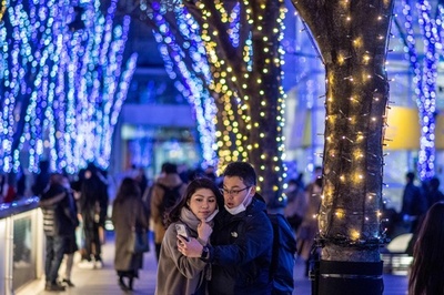 さいたま新都心でクリスマスイルミネーション