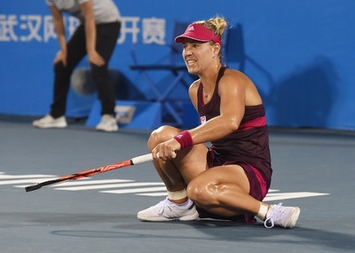 ケルバー、スビトリーナの前に屈し4強逃す 武漢オープン