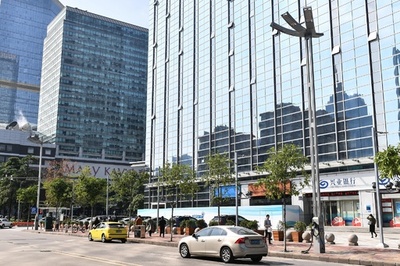 広州でスマート街灯が試用開始 監視カメラや電気自動車の充電も