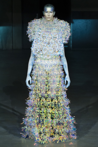 「ユイマナカザト」のクチュール・コレクションが大阪に！