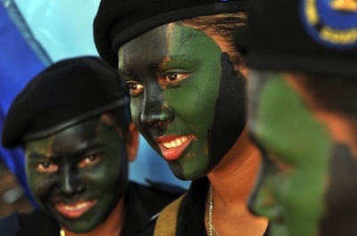 女性特殊部隊員の姿も、薬物対策訓練センターの定礎式 ニカラグア