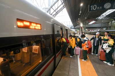 中国各都市、正月休みの観光がピークに