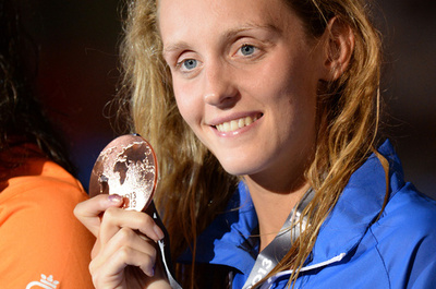 クロモビジョジョが女子50m自由形で優勝、第15回世界水泳