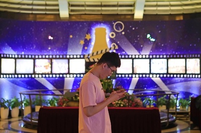 「不夜城」都市・上海に初の「24時間映画館」オープン