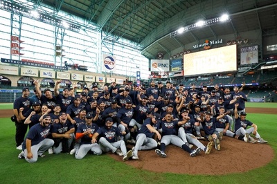 タイガース、ロイヤルズが2連勝でア地区シリーズ進出